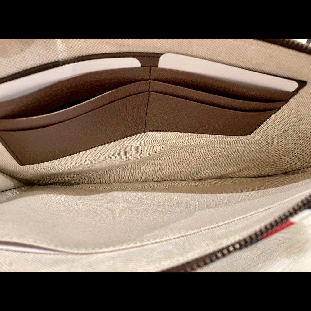 NEW Authentic Gucci Courrier GG Supreme Pouch - Picture 8 of 11